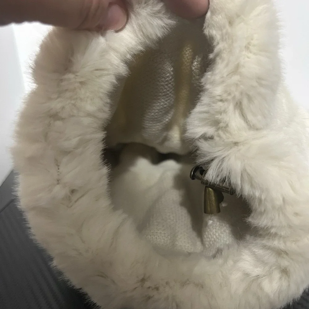 Vintage  Faux Fur Muff Hand‎ Warmer Rich Cream Color Fabric Lining w/ Drawstring